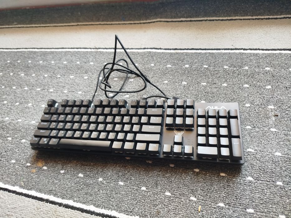 S2022 mechanical RGB klaviatura