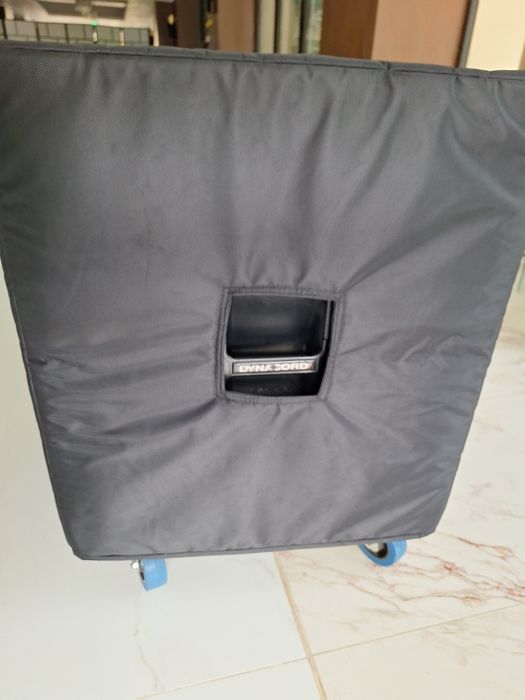 Huse pentru toate tipurile de boxe mixere..genți pt cabluri...etc!