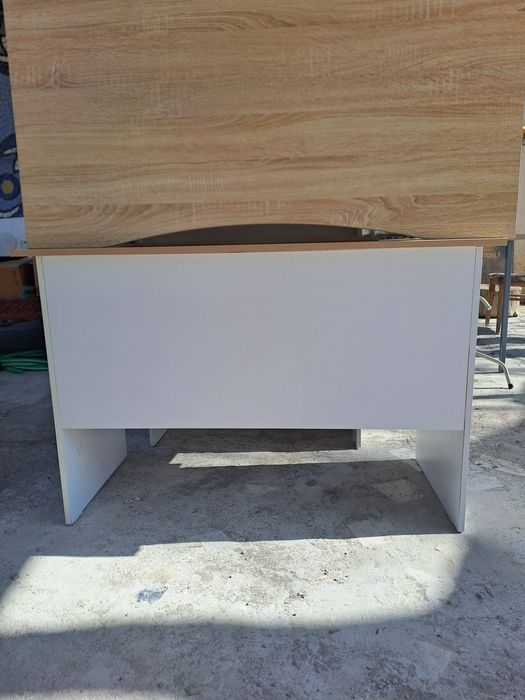 Копютерный -Парта стол сотилади, состоянияси зур