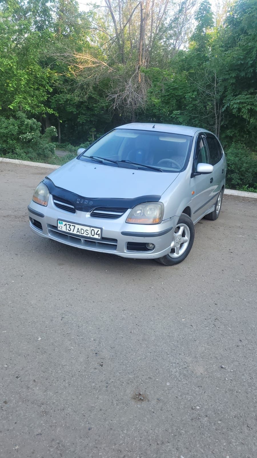 Nissan Almera Tino 2002Рі