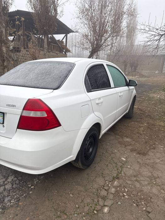 Neksiya 3 kraskasi bor holati yahshi ishi yoʻq minishga tayyor