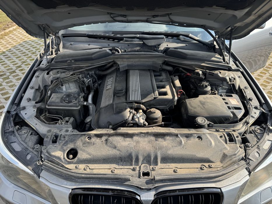 BMW Seria 5 E60, 520i, M54B22, 170cp, evacuare custom, tamponata fata