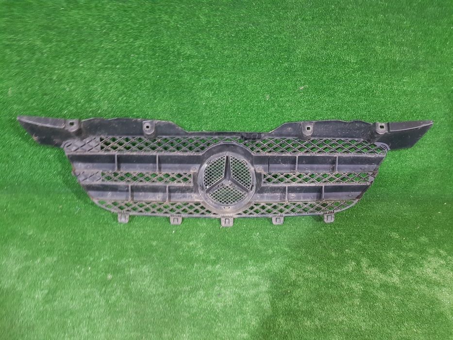Grila radiator Mercedes Sprinter w906 an 2007-2013 Cod A 906 880 03 85