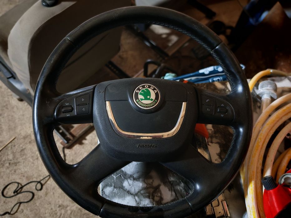 Volan cu comenzi Skoda