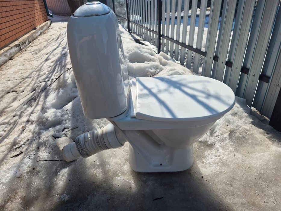 Продается унитаз