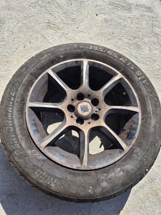 Vând 4 jante aliaj + Anvelope vara Taurus 195/65 R15 DOT 2022