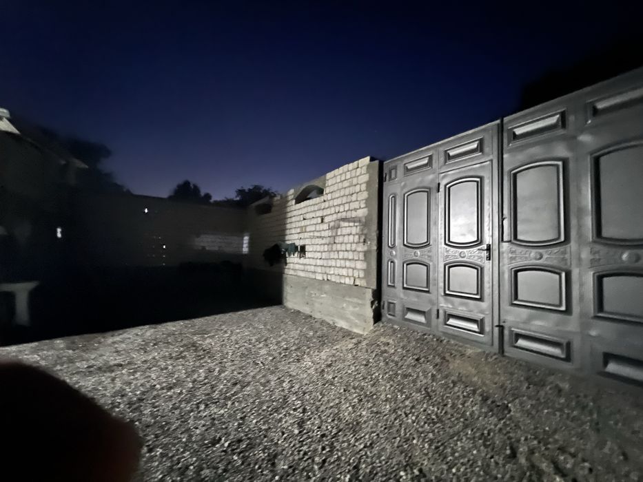 Uy Hovli sotiladi 5 sotx 4 xona + 2ta xona biton