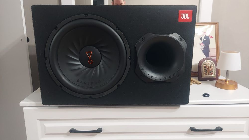 Сабвуфер JBL BassPro 12