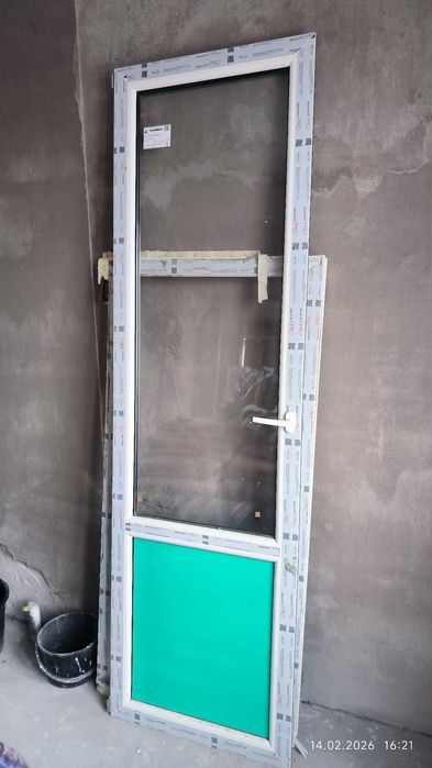 Продам пластиковые окна новые фирма "Smart Pro"