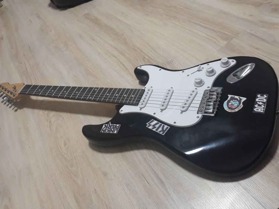 Электрогитара с комбиком