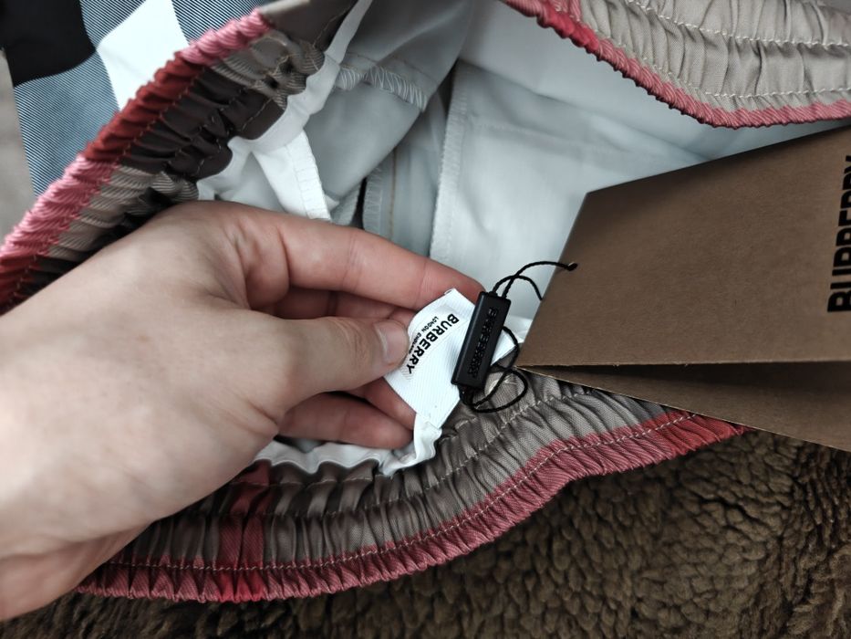 Pantaloni scurti Burberry L