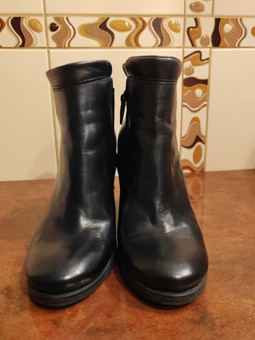 Ghete din piele Bata mar. 39