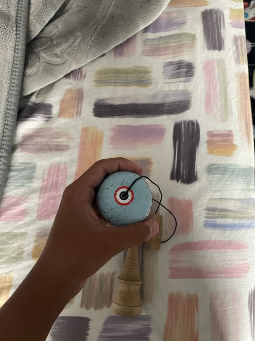 Kendama ET cu tama   T-BOW