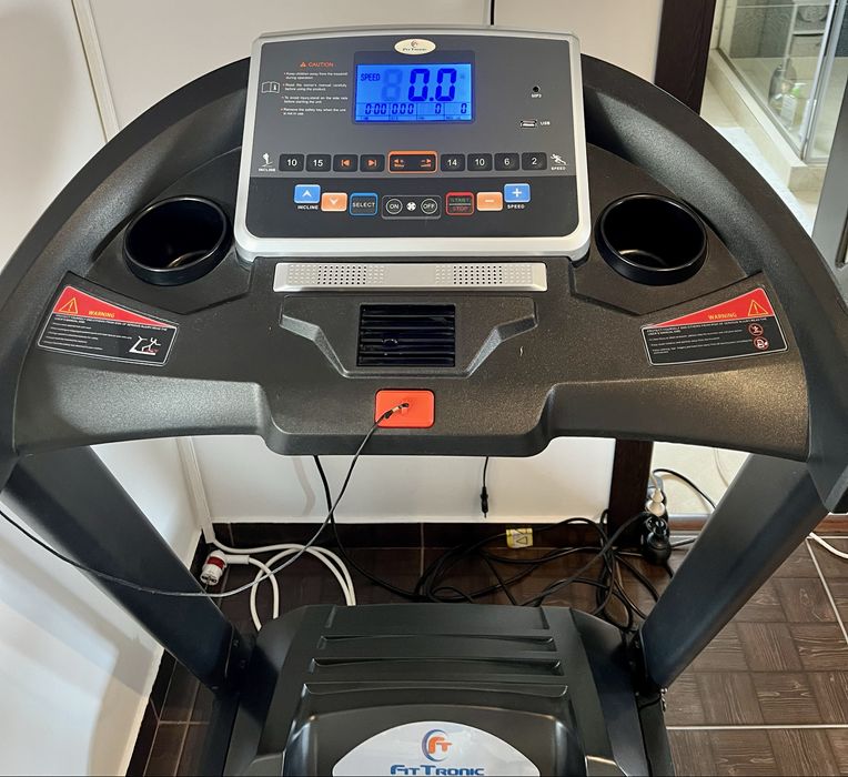 Banda alergare pliabila FitTronic D550, motor de 4 CP. Maxim 140KG