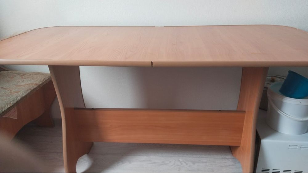 Продам Кухонный стол 70*140