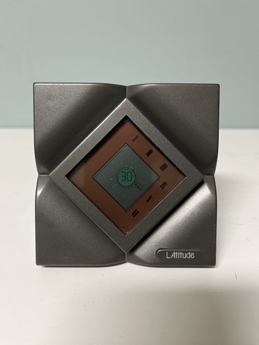Llatitude екектронен часовник римски дигитални цифри
