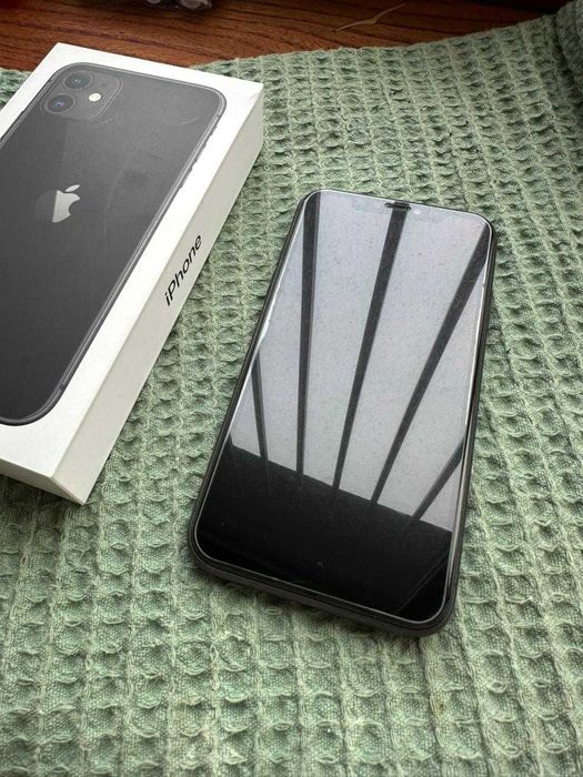Продам Iphone 11 б/у в идеальном состоянии