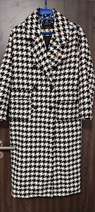 Класическо черно палто и пепит