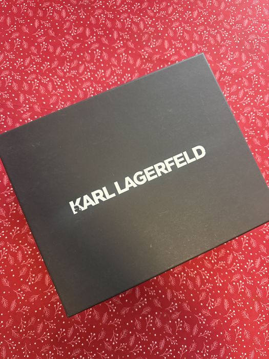 Karl Lagerdeld adidași