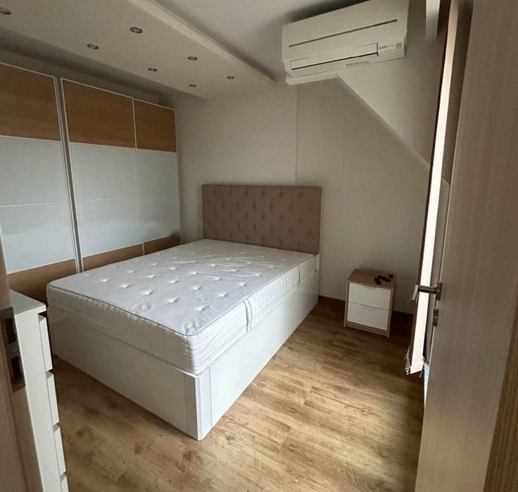 Дава се под наем Четиристаен апартамент в София, Зона Б-18 - 98 кв.м за 900 € - Снимка #9