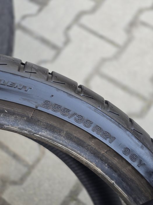 255 35 21 Bridgestone 2 бр.