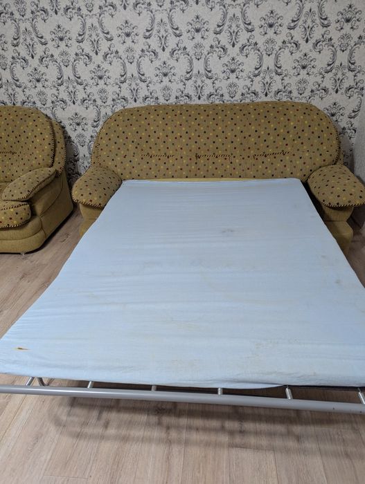 Продам диван и два кресла
