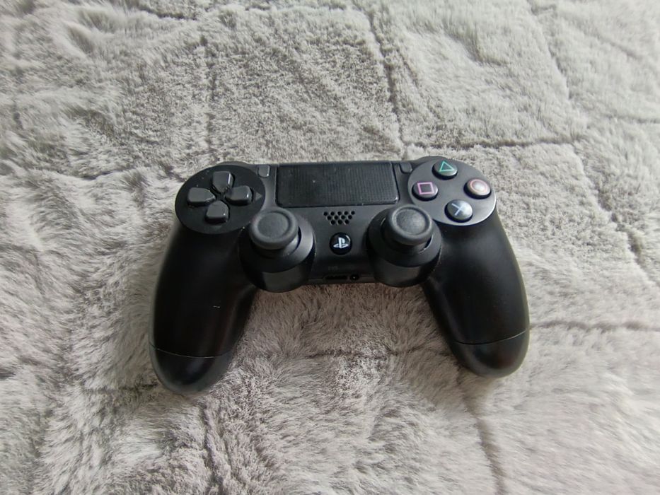 Vand ps4 slim ca nou