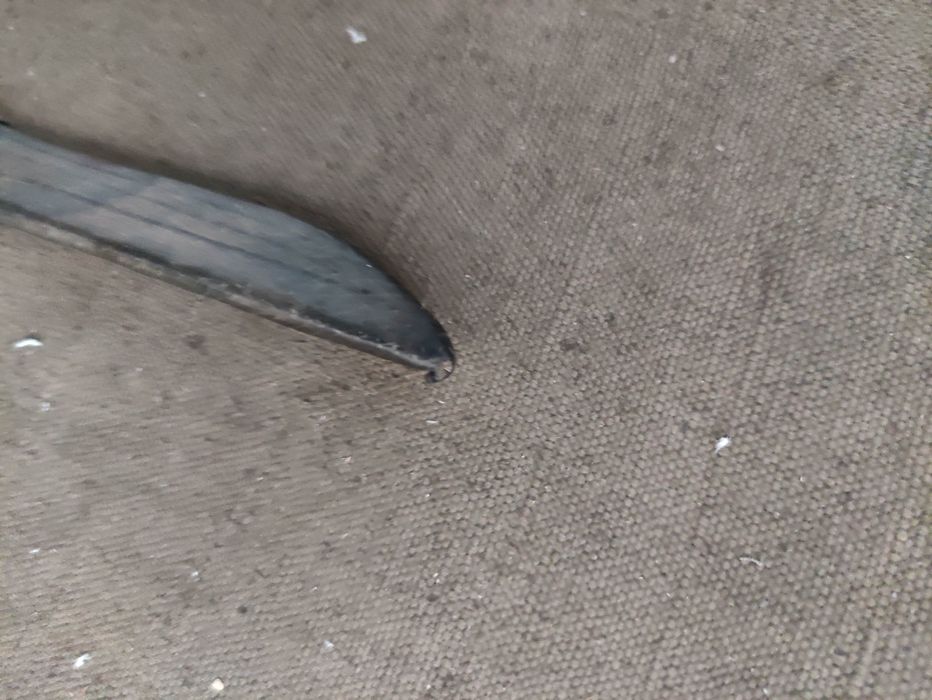 Продавам ножче с кания и рогова дръжка