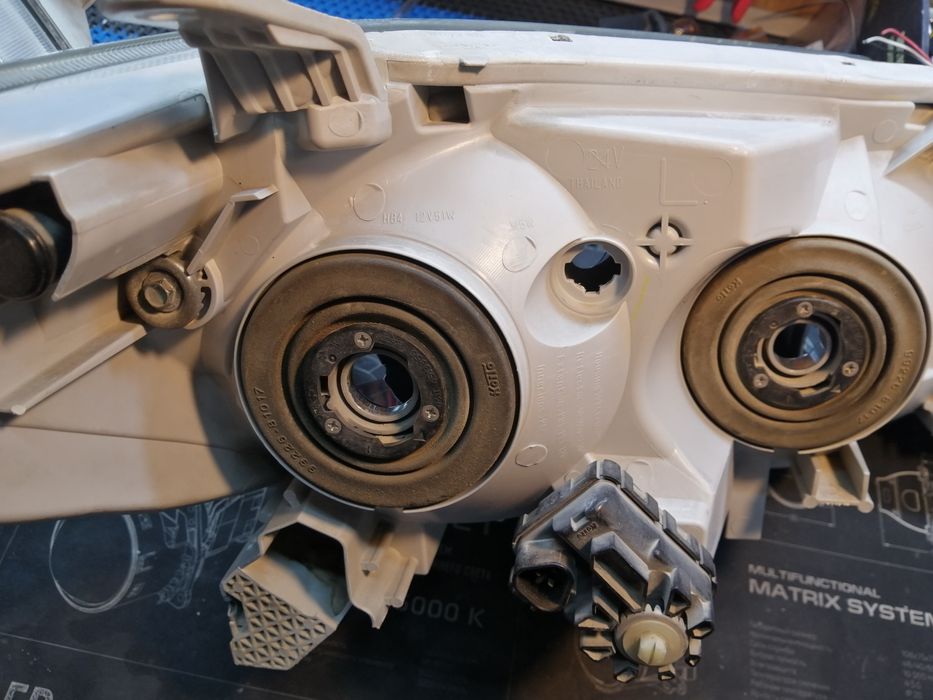 Фары тойота форанер