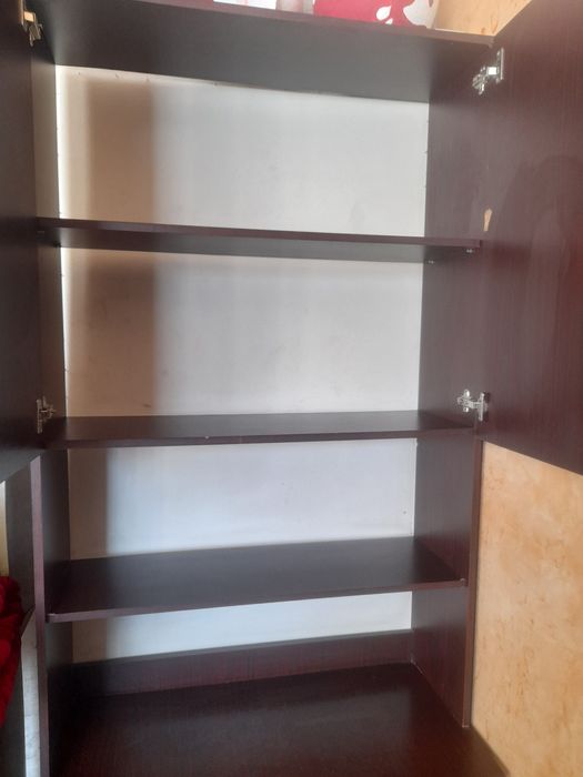 Шкаф деревянный или сервант