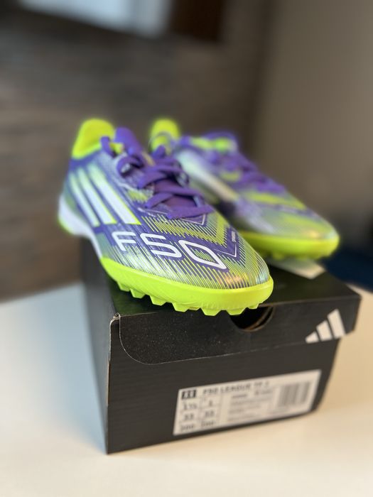 Футболни обувки Adidas