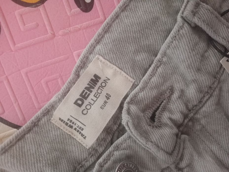 Продам женский джинсы