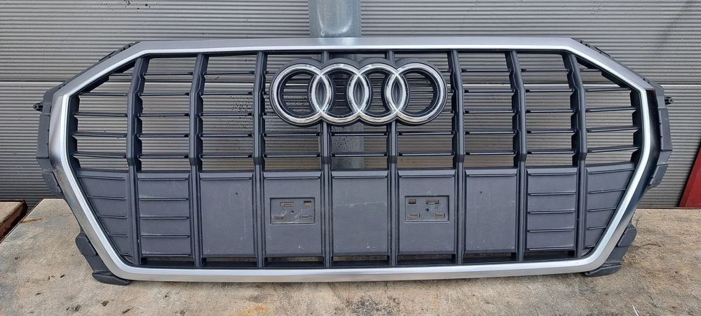 Grila radiator Audi Q3 F3 83A S line
