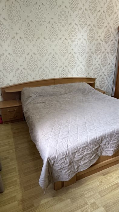 Продам спальный гарнитур