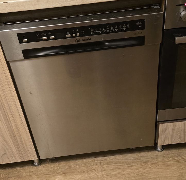 Съдомиялна Bauknecht, в момента все още се използва.
