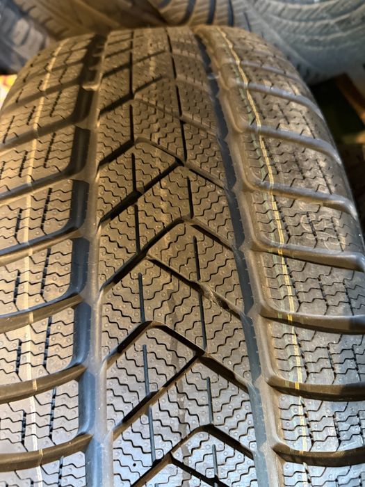 4 Anvelope iarnă Pirelli Winter Sottozero 3 225/40 R18 92V AO1 – NOI 0 KM
