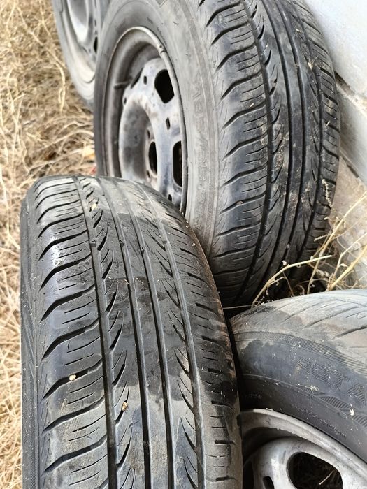 Продам резину летнюю  комплект