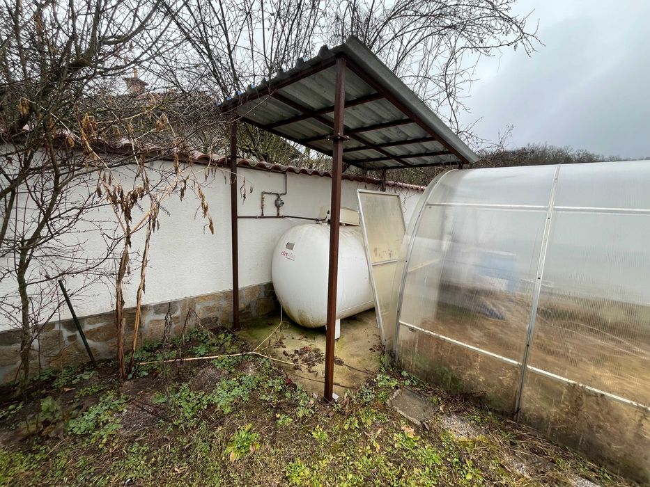 Дава се под наем Къща в с. Средногорово, Област Стара Загора - 150 кв.м за 398.82 € - Снимка #18