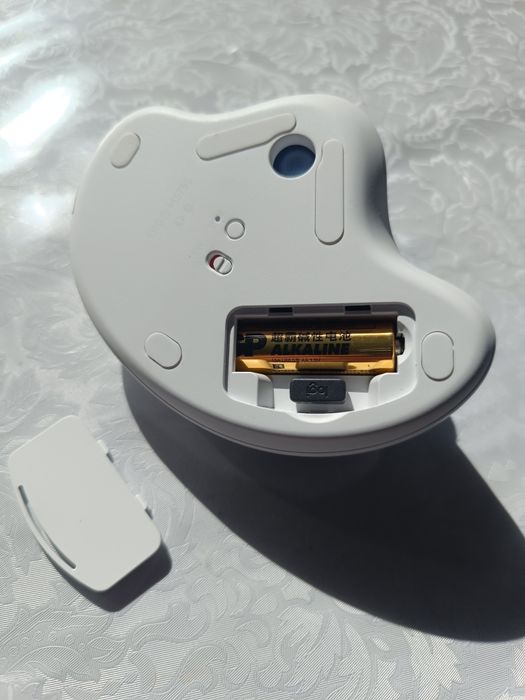 Мышка Logitech ERGO M575S оригинал с чехлом