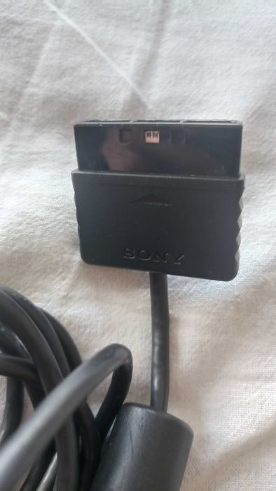 Продавам оригинален контролер за PlayStation 2 (PS2) – DualShock 2