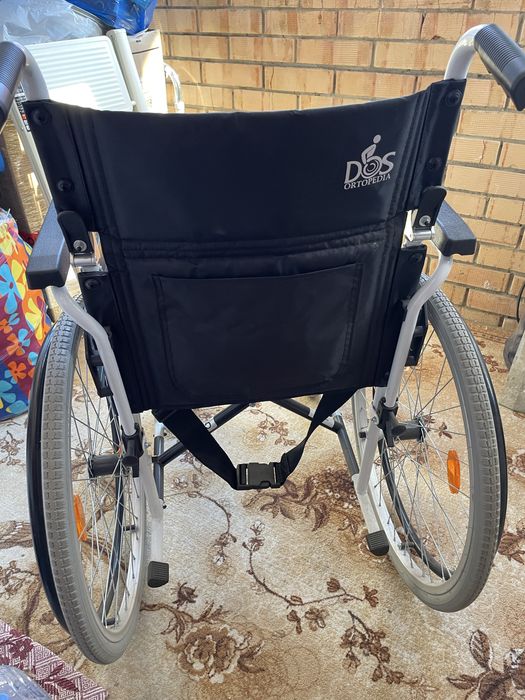 Продам почти новую инвалидную коляску