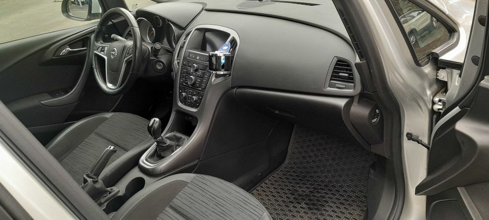 Opel astra 1.6 benzina , 2017 , euro 6 .