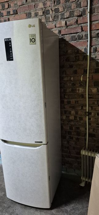 Холодильник LG, в очень хорошем состоянии