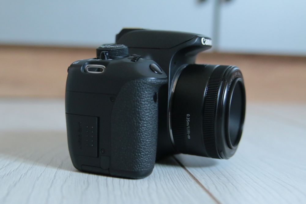 Canon 700D + Canon 50mm STM