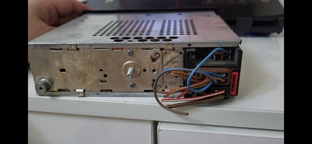Продам кассетную автомагнитолу Blaupunkt