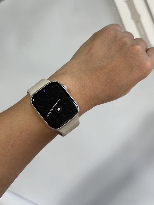 Продам часы apple watch 9 бежевый