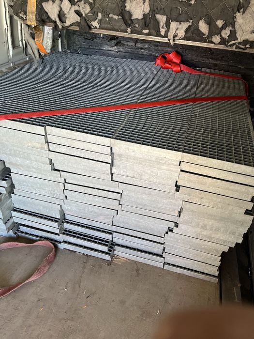Trepte zincate galvanizate