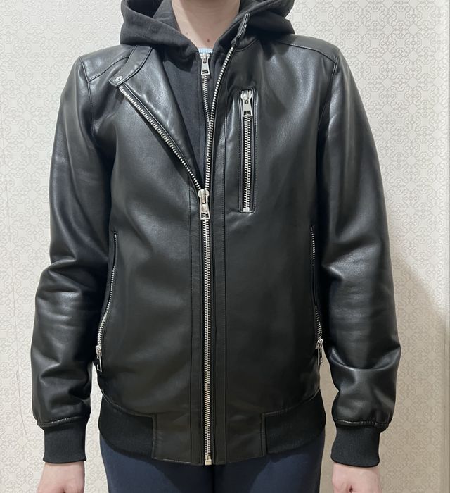 Продам кожаную куртку Zara