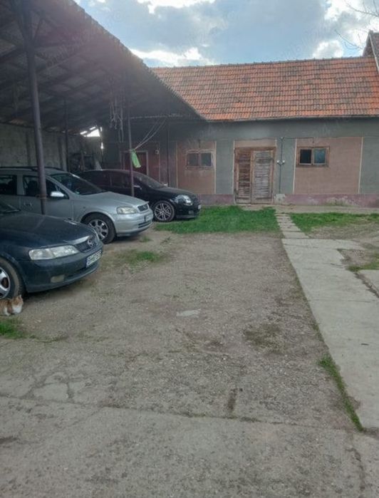 Vând casă familială în Biharia
