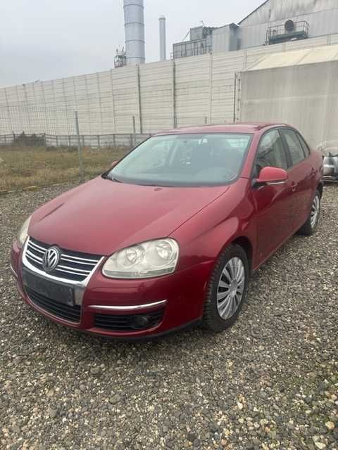 Dezmembrez,VW Jetta cutie manuala 5T 1.9 tdi tip BXE,An 2008
